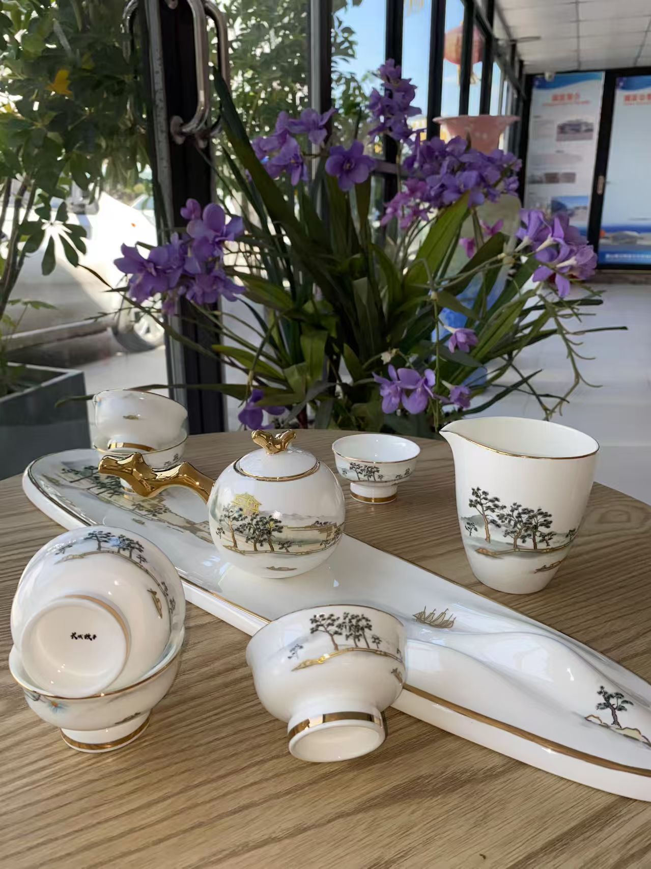 唐山骨质瓷创新产品礼品瓷艺术瓷手绘小茶具，清新文艺创新小茶具手绘陶瓷定制定做，带礼盒带彩盒包装，送礼首选，需要的话联系电话微信：13315546107