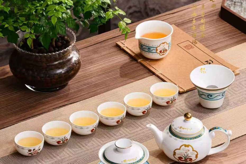 唐山绅士虎陶瓷艺术瓷礼品瓷定制定做