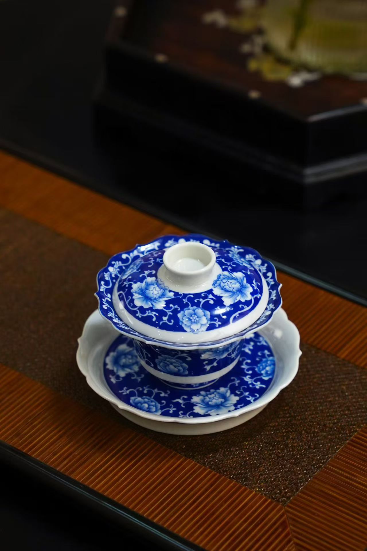 2026年2月28日唐山陶瓷唐山骨瓷青花瓷专题讲座，青花瓷茶具是一种具有很高收藏价值的艺术品，青花瓷茶具茶具的鉴定需要专业的知识和经验，以确保其真伪和品质。唐山骨瓷青花瓷茶具兼具了青花瓷的古韵和现代的陶瓷设计的灵韵，可谓陶瓷界的新宠。