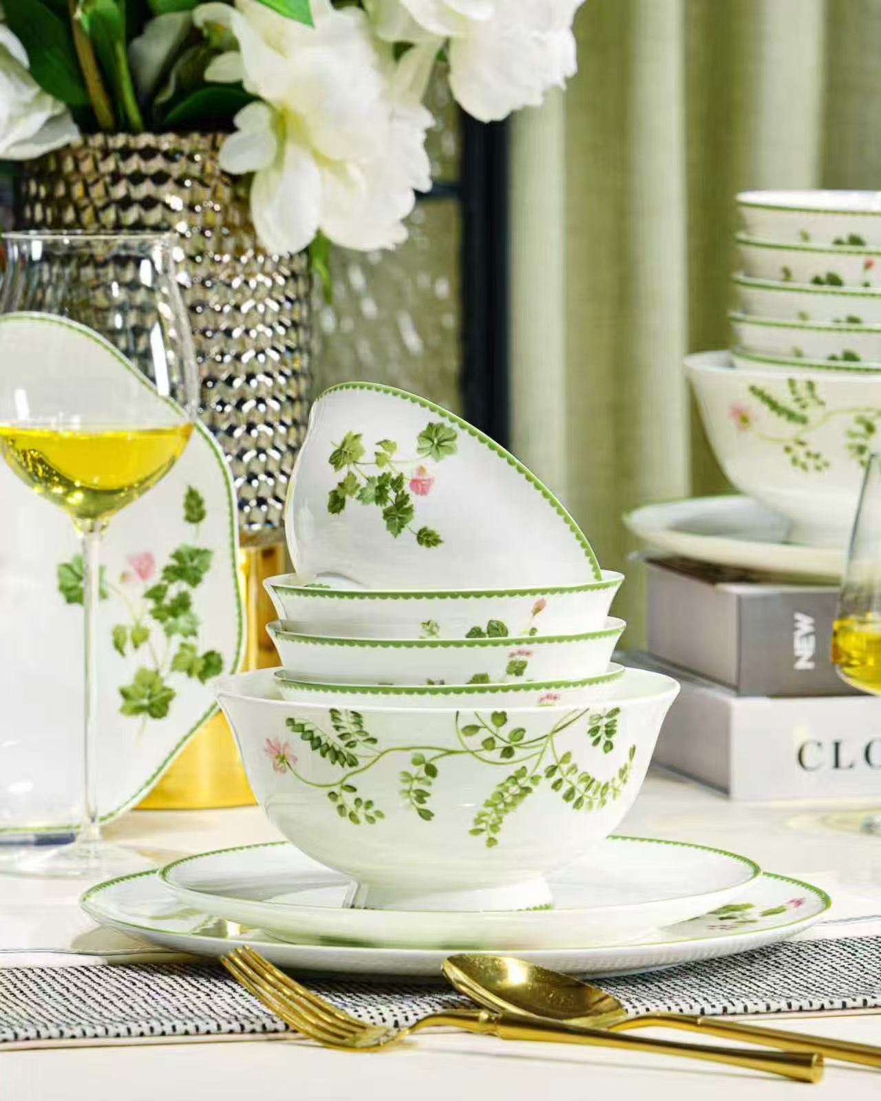 2026年 3月份唐山骨瓷花纸厂家为迎接生机盎然的马年春天，设计师精心设计的