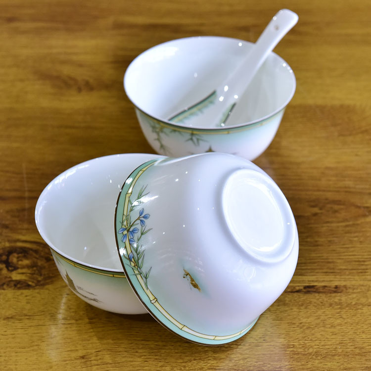 碗、餐盘与配套器具的组合参考图